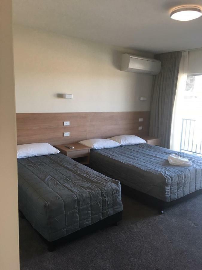 Rainbow Motel Kowen Eksteriør billede